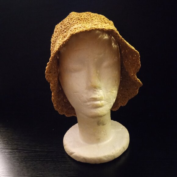 1920' Style Hand Crochet Ruffle Trim Cloche Flapper Hat - Picture 7 of 8